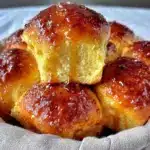 gluten-free dinner rolls - featured image